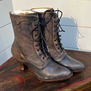 Oak Tree Farms Black Lux "Elizabeth II" Boots